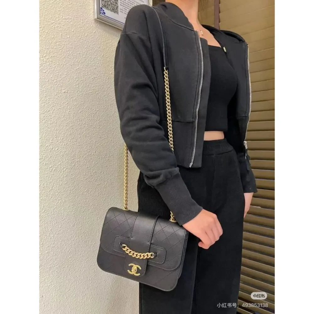 Chanel Women Pre-Loved Bag Very Good Condition